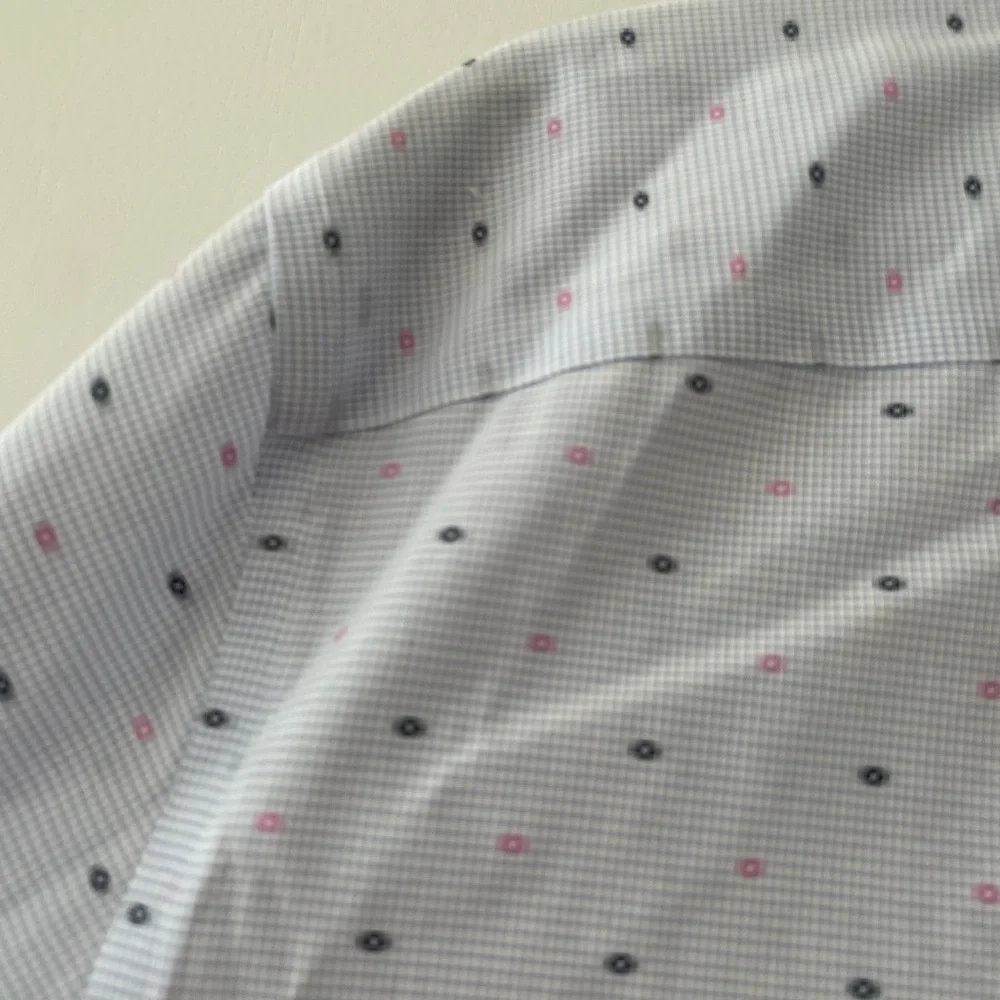 Banana Republic • Slim Fit Button Down Shirt
